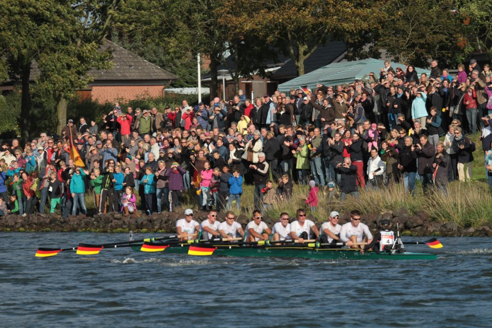 Deutschland-Achter fährt Sprint in Hamburg und Marathon in Rendsburg